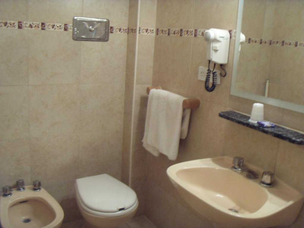 Hotel Embajador Росаріо Номер фото